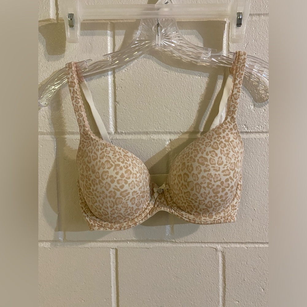 Victoria’s Secret lightly lined cream leopard print underwire bra